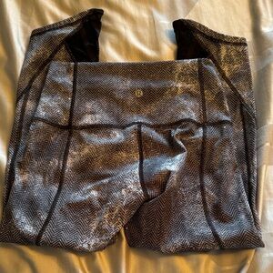 Lululemon Black and White Patterned capri